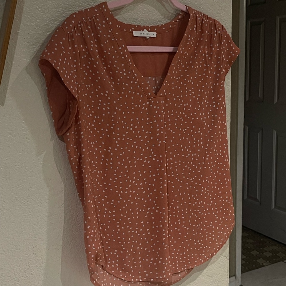 fun 2 fun Peach/Rust Dot V-Neck Cap Sleeve Blouse